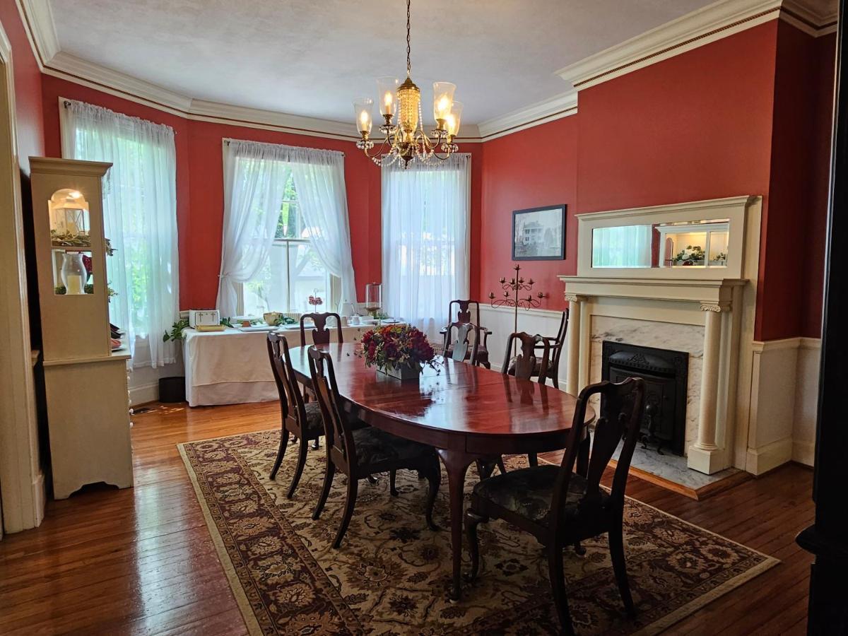 Winridge Manor Bed & Breakfast Madison Heights Exterior foto